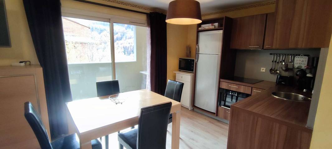 Appartement de vacances entier, 3 pièces plein centre, vue station et montagnes in Isola 2000, Isola