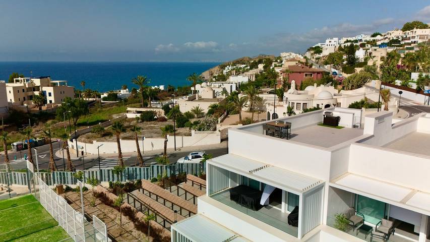 Appartement de vacances pour 5 personnes, avec terrasse ainsi que bassin pour enfant et jardin