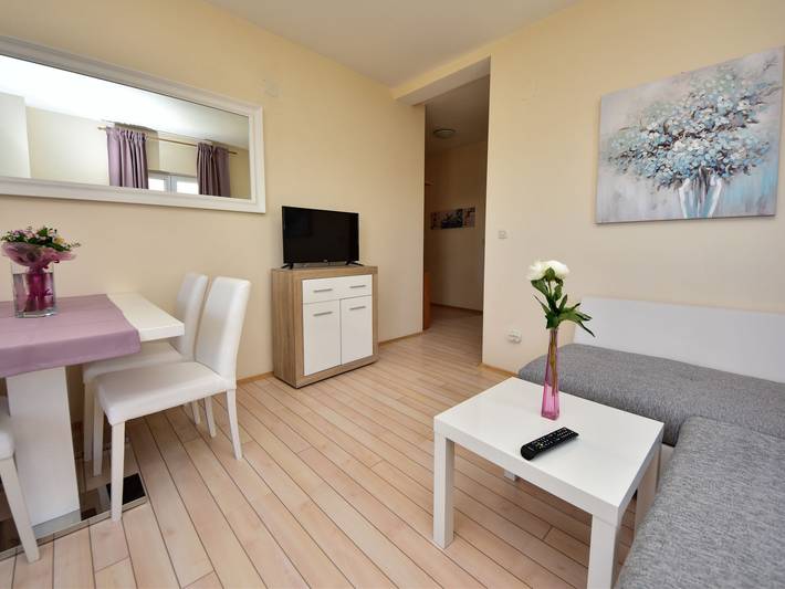 Ferienwohnung für 4 Personen, mit Terrasse und Ausblick auf Pag - 3