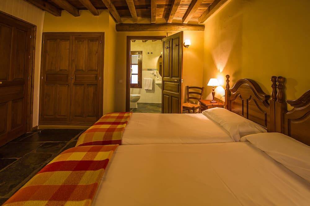 Casa Rural del Corral y Apartamentos for 10 people in Malpartida de Plasencia, Monfragüe National Park