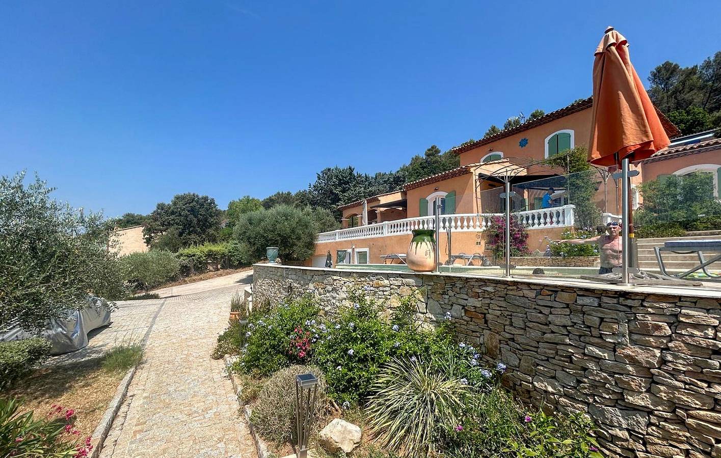 Encantador apartamento con piscina y wifi cerca del restaurante Lou Portaou in Camps-la-Source, Región Brignoles