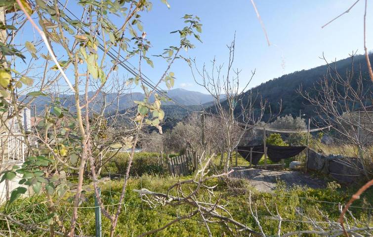 Location de vacances pour 6 personnes, avec terrasse à Lopigna