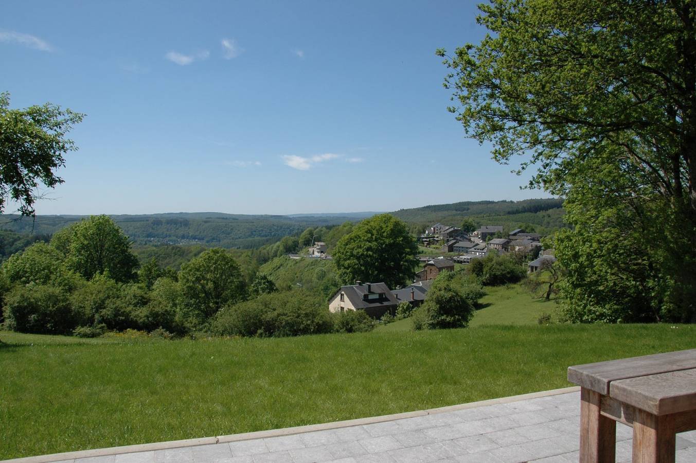 Ardennes Villa Beauséjour 20 pers 8 chambres 8 sdb in Bouillon, Région de Neufchâteau