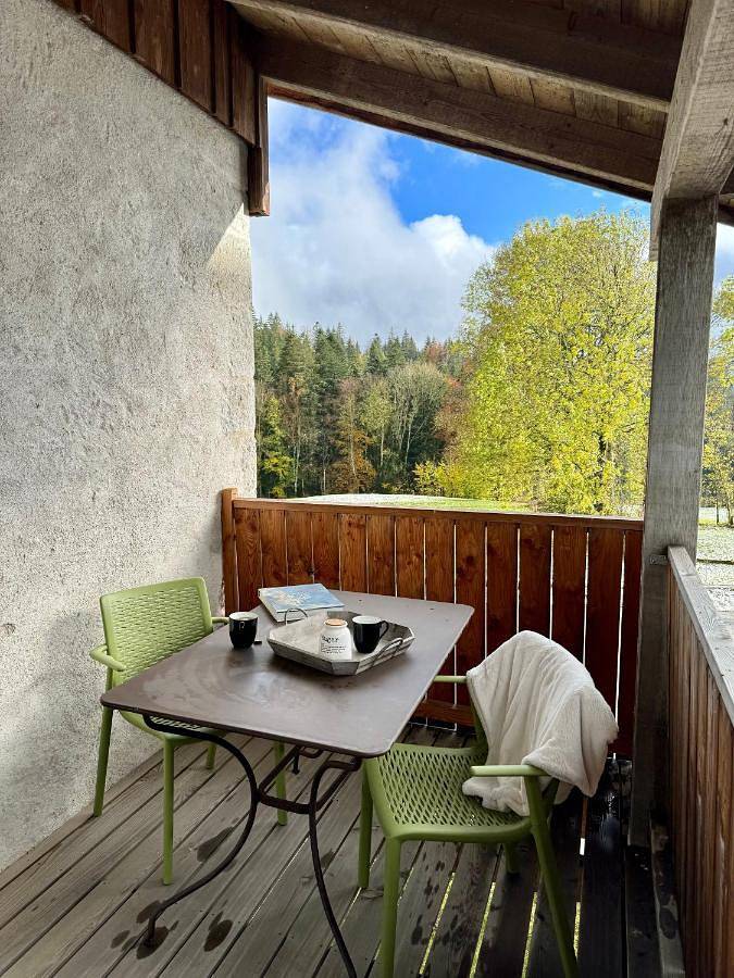Ganze Wohnung, Pastelle in Val-de-Travers, Massif du Jura
