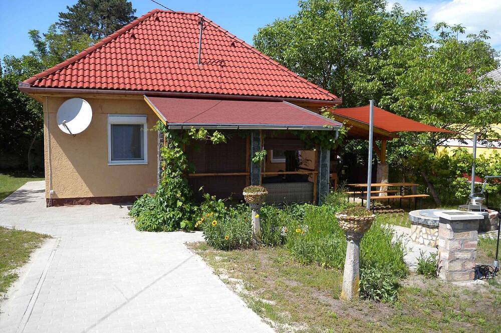 Ferienhaus nur 200 m vom Strand in Fonjod, Plattensee Südufer