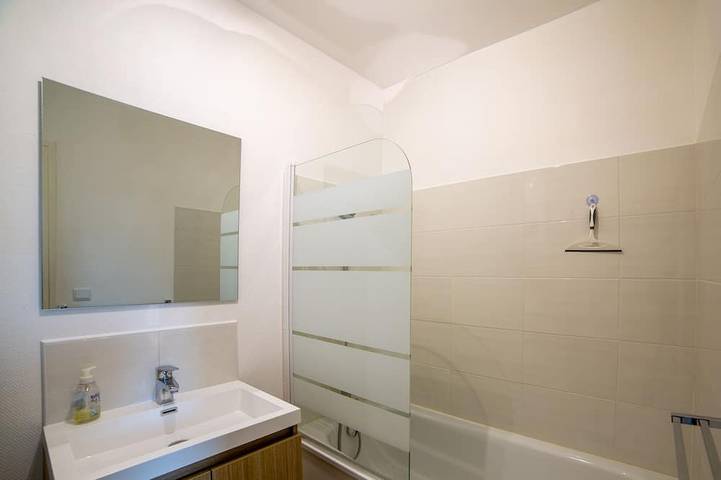 Apartamento entero, Happy Kool | city center | wifi | private parking in Blois, Región de Blois