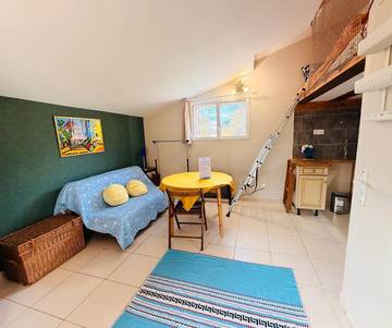 Gîte pour 4 personnes, avec piscine ainsi que vue et jardin, animaux acceptés à Taulignan