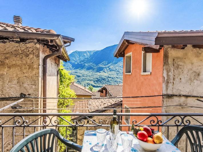 Gîte pour 4 personnes, avec vue sur le lac et balcon dans Carlazzo