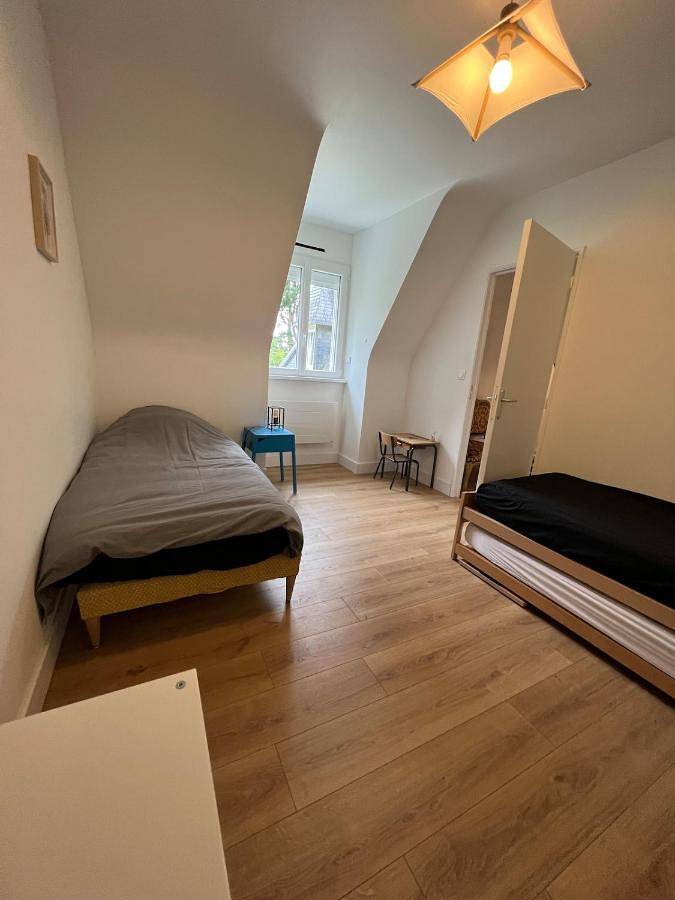 Location de vacances pour 5 personnes, avec terrasse ainsi que jardin et vue à Saint-Jean-Trolimon - 4