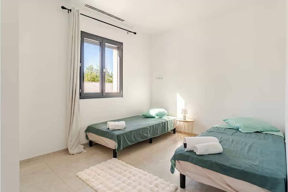 L'Oasis de Saint-Quentin in Saint-Quentin-la-Poterie, Nimes region