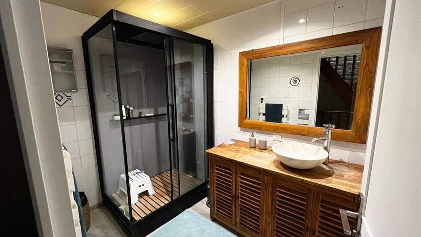 Gîte pour 2 personnes, avec jardin et terrasse dans Tigery