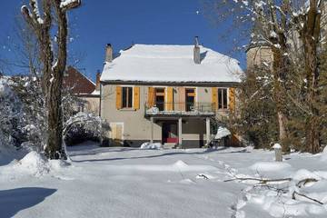 Gîte pour 8 personnes, avec jardin et terrasse dans Mouthe