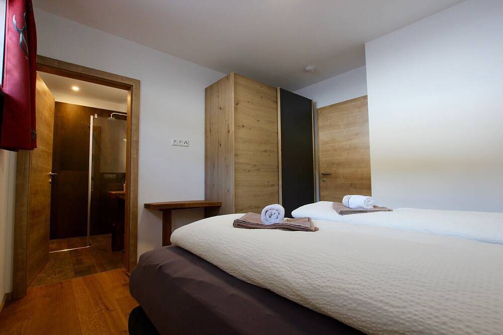 Ganze Wohnung, Suite Be in the Dachstein Chalet- Dachstein West ski region in Dachsteingebirge, Rußbach am Paß Gschütt