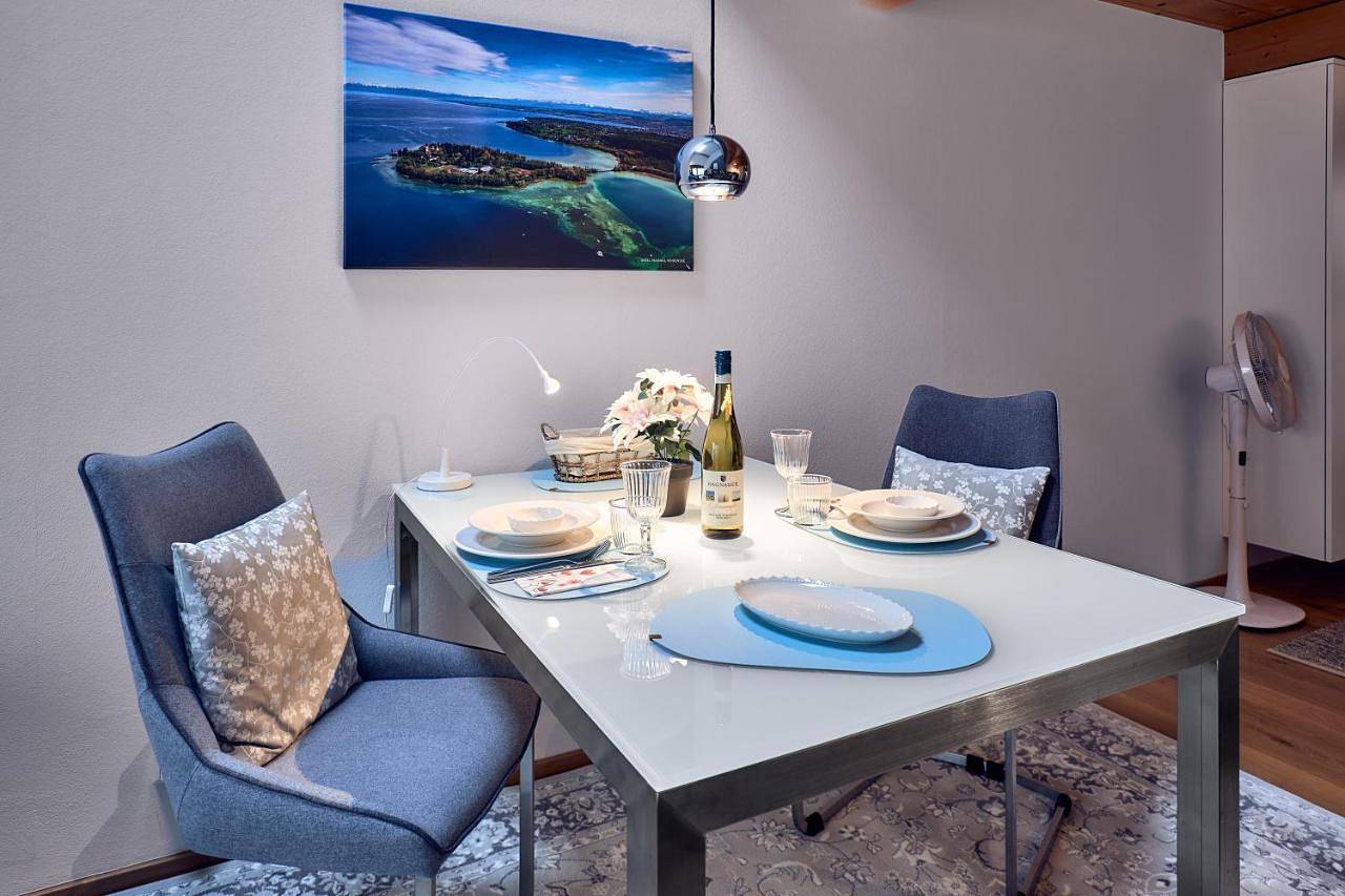 Ganze Wohnung, Seeglueck Seediamant - Moderne Maisonette-Wohnung mit Balkon und Parkplatz in Seenähe in Konstanz-Dingels-Dorf in Konstanz, Obersee (Bodensee)