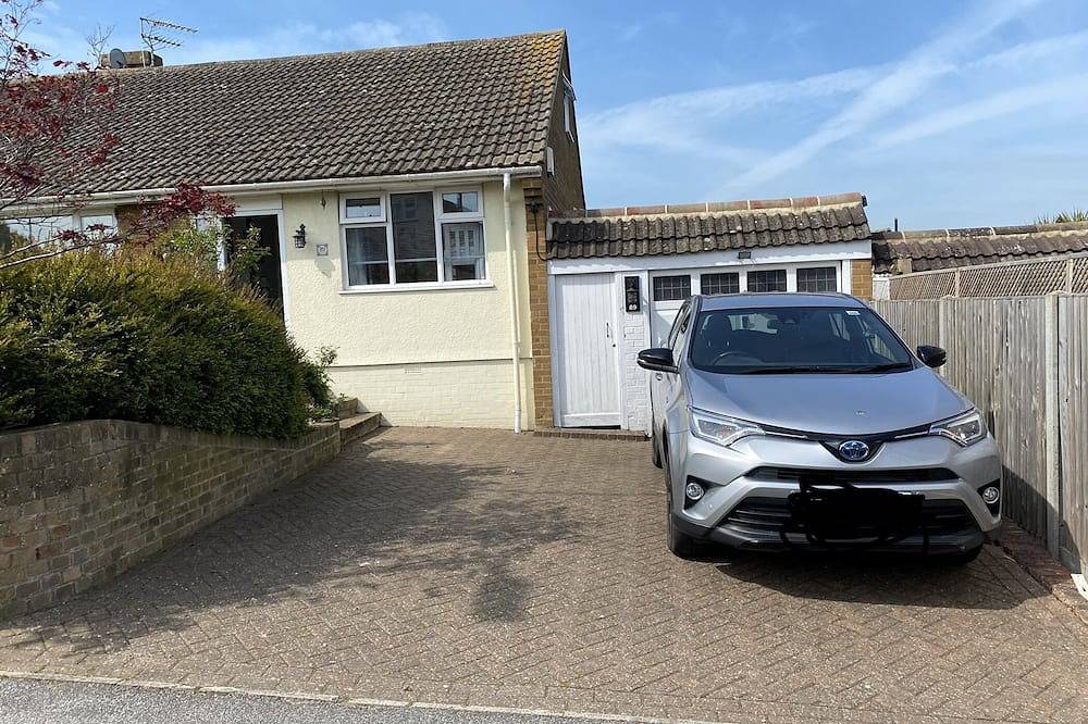 Whitstable house with a view - with parking. in Whitstable, Kent