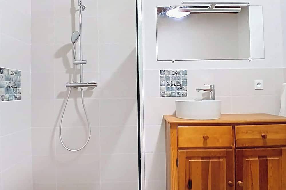 La Bergerie, charmante Ferienwohnung in ruhiger Lage, See von Paladru in Paladru, La Tour-du-Pin und Umgebung