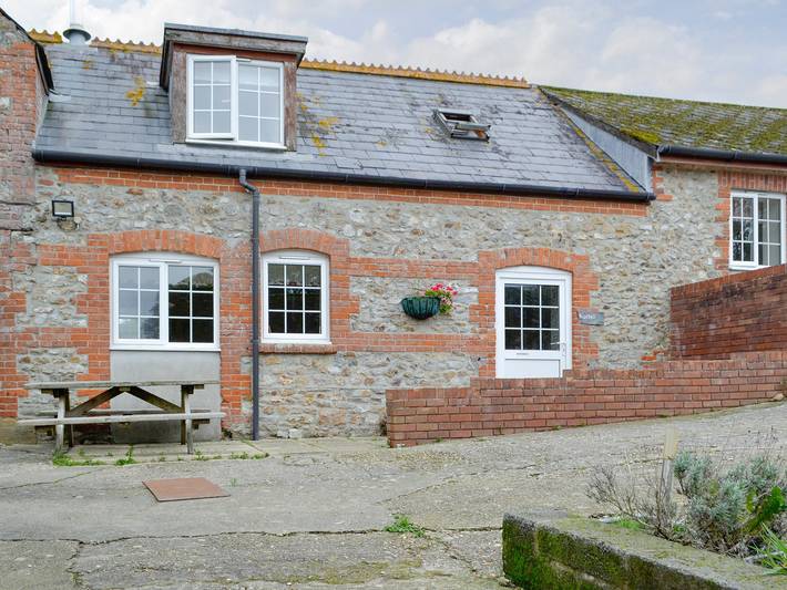 Cottage for 4 people, with garden, with pets in Dorset