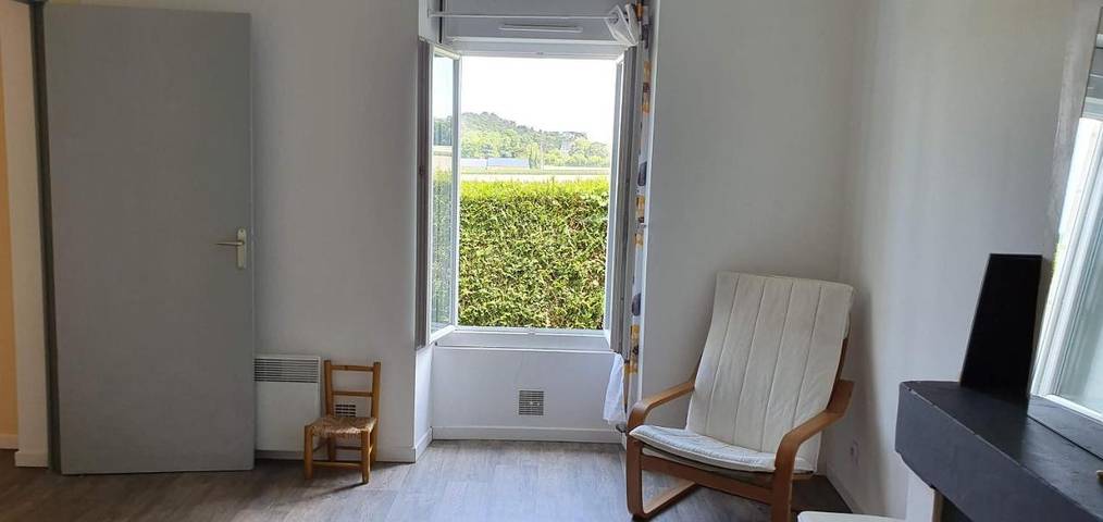 Location de vacances pour 6 personnes, avec jardin ainsi que vue et terrasse à Fontaine-Guérin - 3