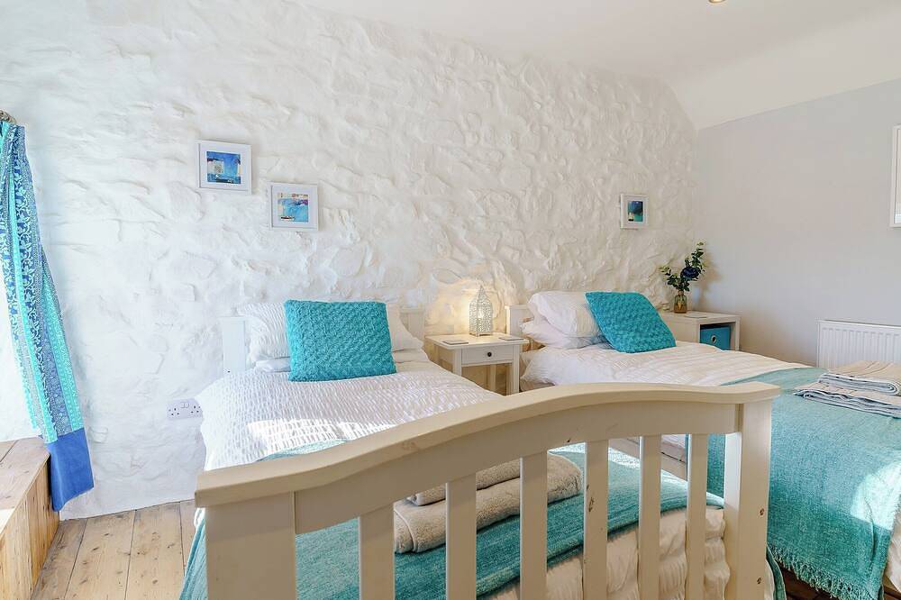 Picked for its wonderful character and charm and stunning sea views to enjoy. in Goodwick, Pembrokeshire