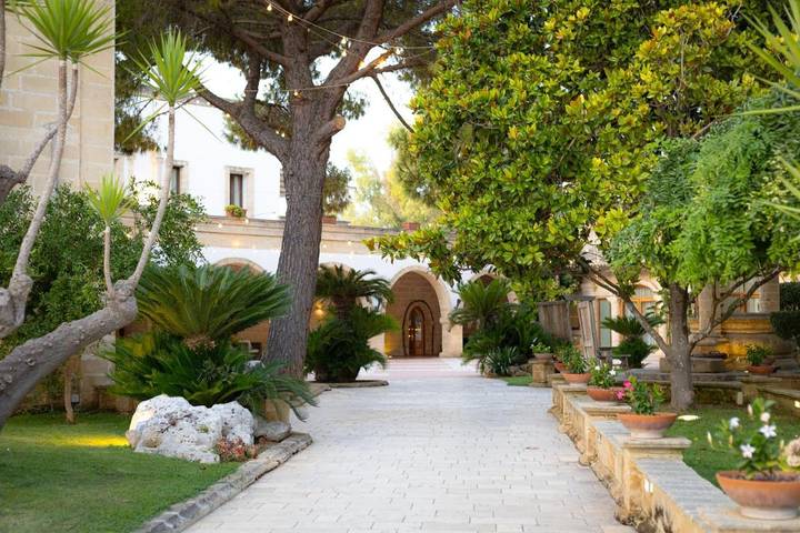 Hôtel pour 3 personnes, avec jardin ainsi que vue et piscine à Mesagne - 2