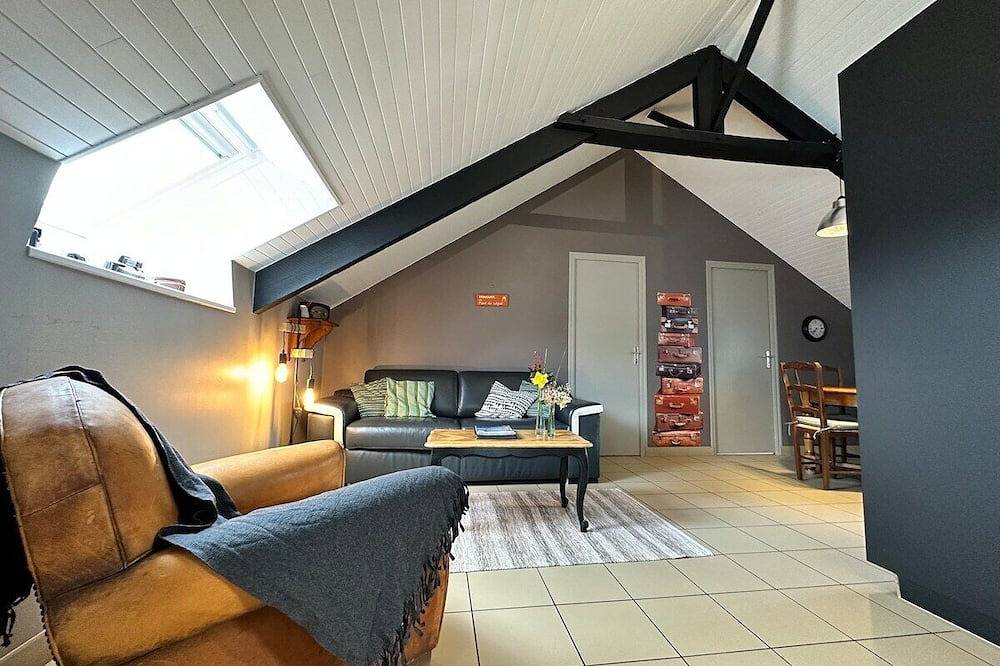 Paz y bienestar en una antigua granja renovada con piscina #aga in Yffiniac, Côte de Goëlo