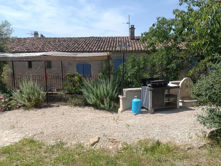 Location de vacances pour 6 personnes, avec piscine ainsi que jardin et vue à Villedieu - 2