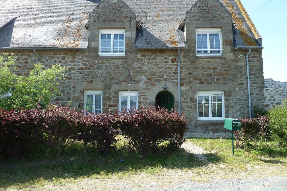 Ruhiges Bauernhaus / Longère in der Nähe von Stränden und Meeresbädern in Paramé, Saint-Malo