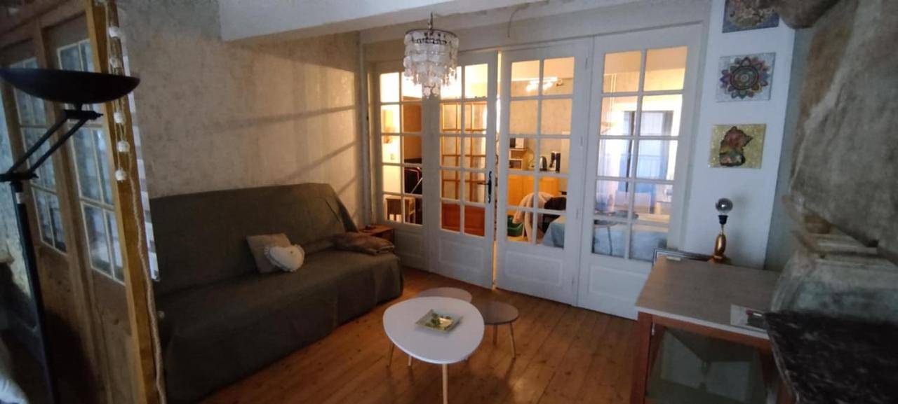 Appartement entier, One-Bedroom Apartment in Orgelet, Jura Francais