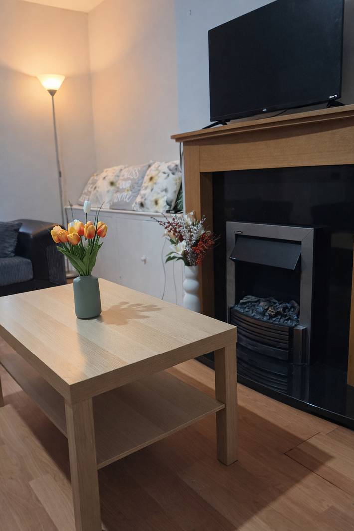 2 Bed Home - Parking, Wifi, Smart Tv in Nottingham, East Midlands