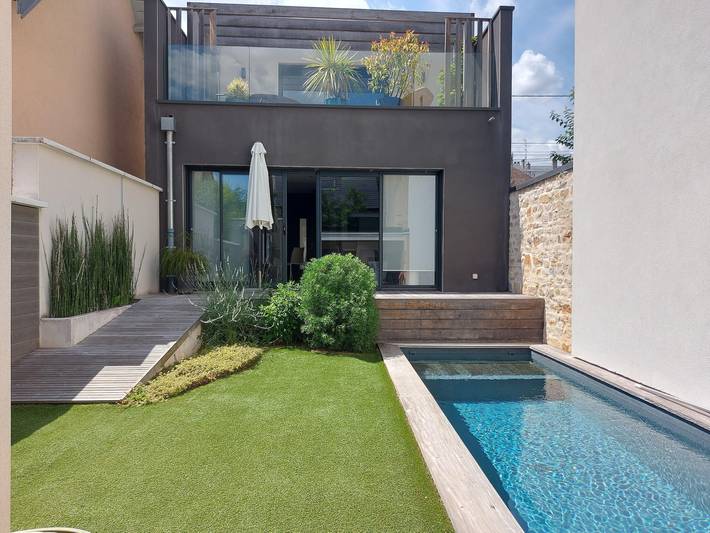 Gîte pour 4 personnes, avec Jacuzzi et Terrasse à Dijon