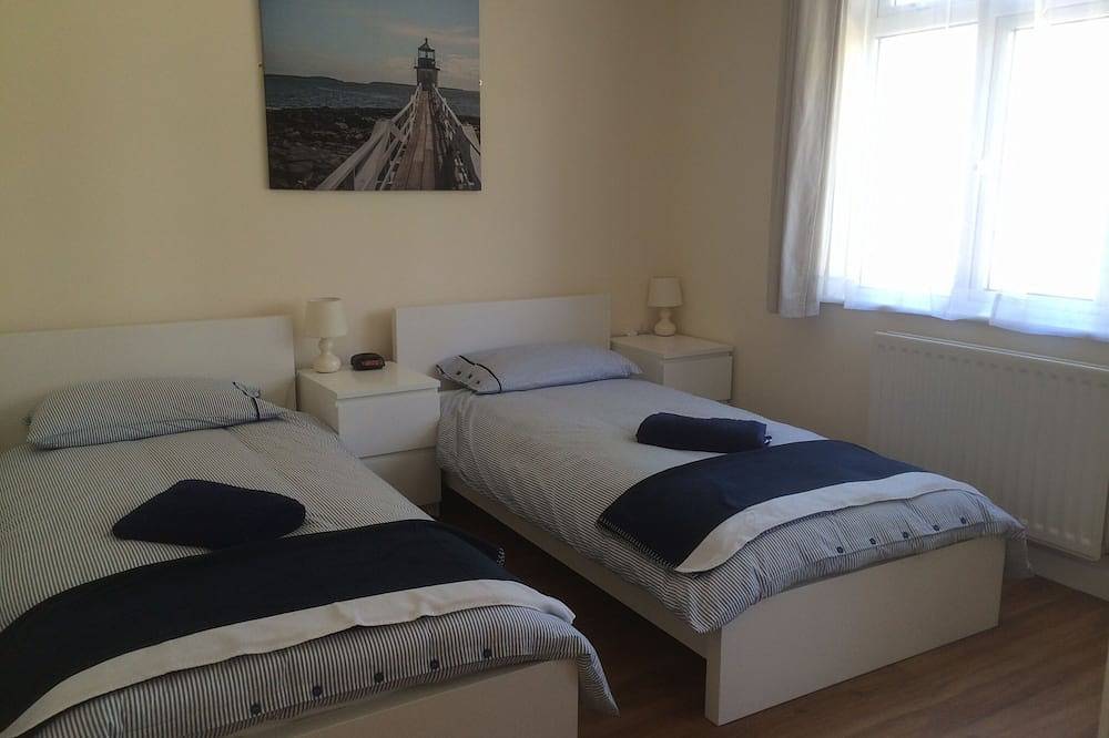 Bungalow In West Cowes Isle Of Wight in Cowes, Isle of Wight