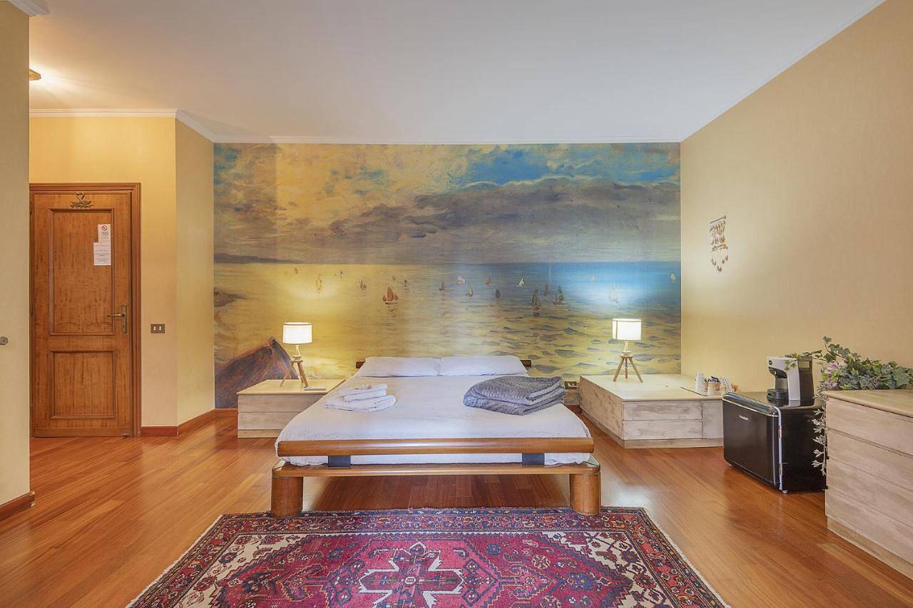 King Room with Balcony in Ladispoli, Provincia di Roma