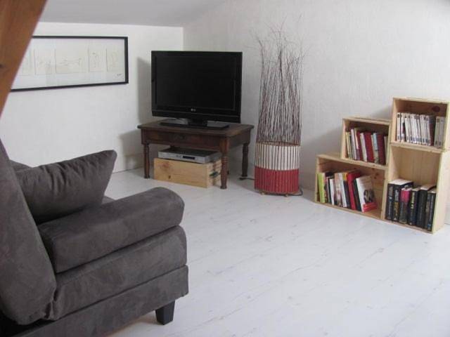 Location de vacances pour 4 personnes, avec terrasse, animaux acceptés à Les Artigues-de-Lussac - 2