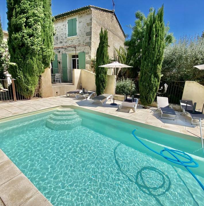 Gîte pour 7 personnes, avec terrasse ainsi que jardin et piscine