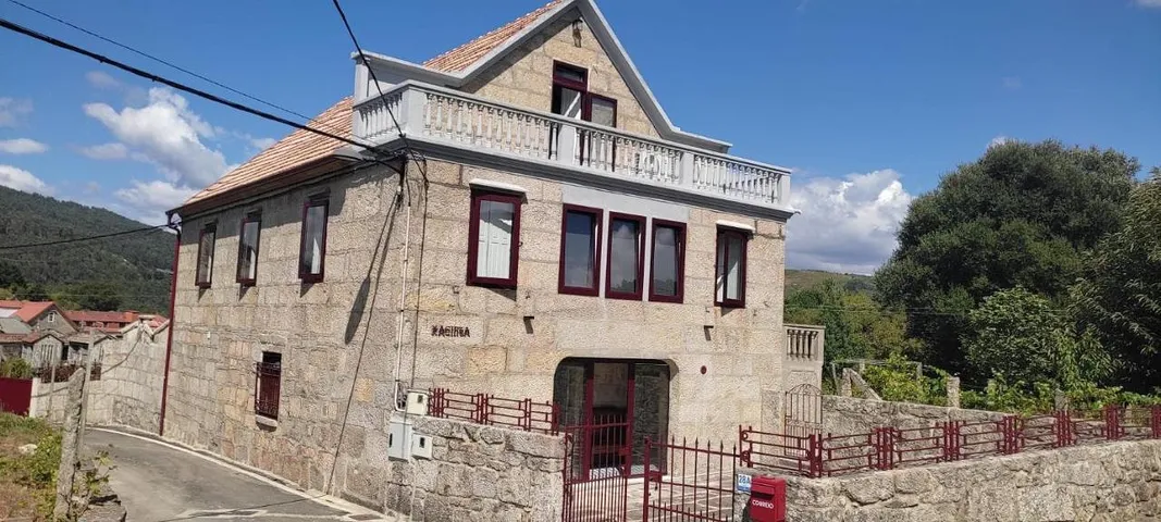 Casa de vacaciones para 12 personas, con jardín además de piscina y vistas - 1