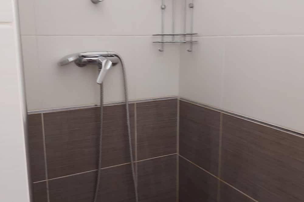 Ganze Wohnung, Luxury Roof Terrace Apartment With Amazing Views, a chlorine free Pool/hot tub in Fuente del Conde, Iznájar