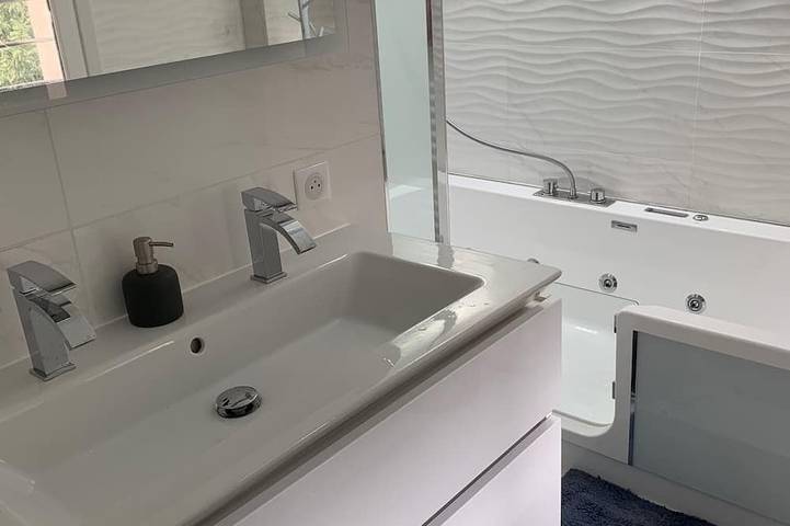 Ganze Wohnung, Spacious Apartment Close To All Amenities in Contes, Mittelmeerküste (Frankreich)