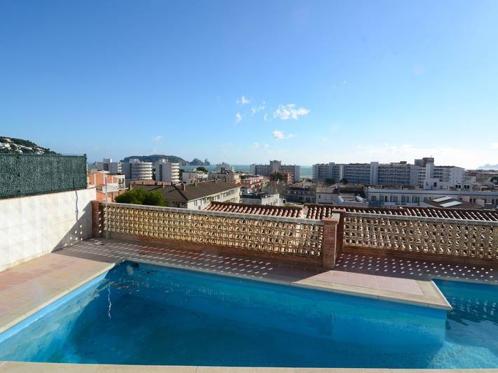 Ferienwohnung für 8 Personen, mit Balkon und Pool