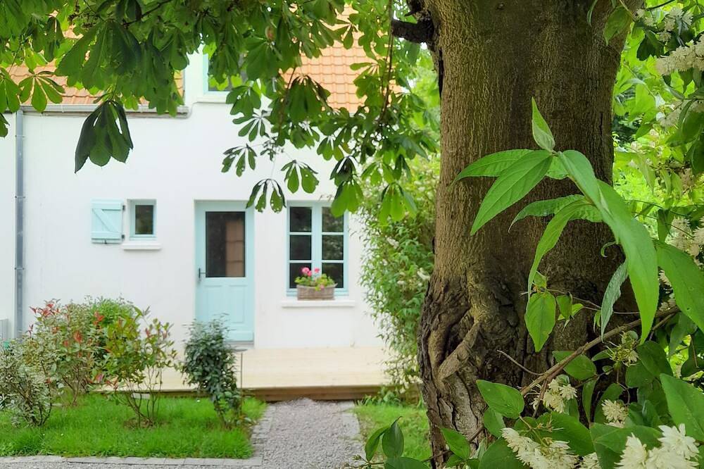 Small semi-detached house 5 minutes from Wissant beach. in Audembert, Boulogne-sur-Mer region