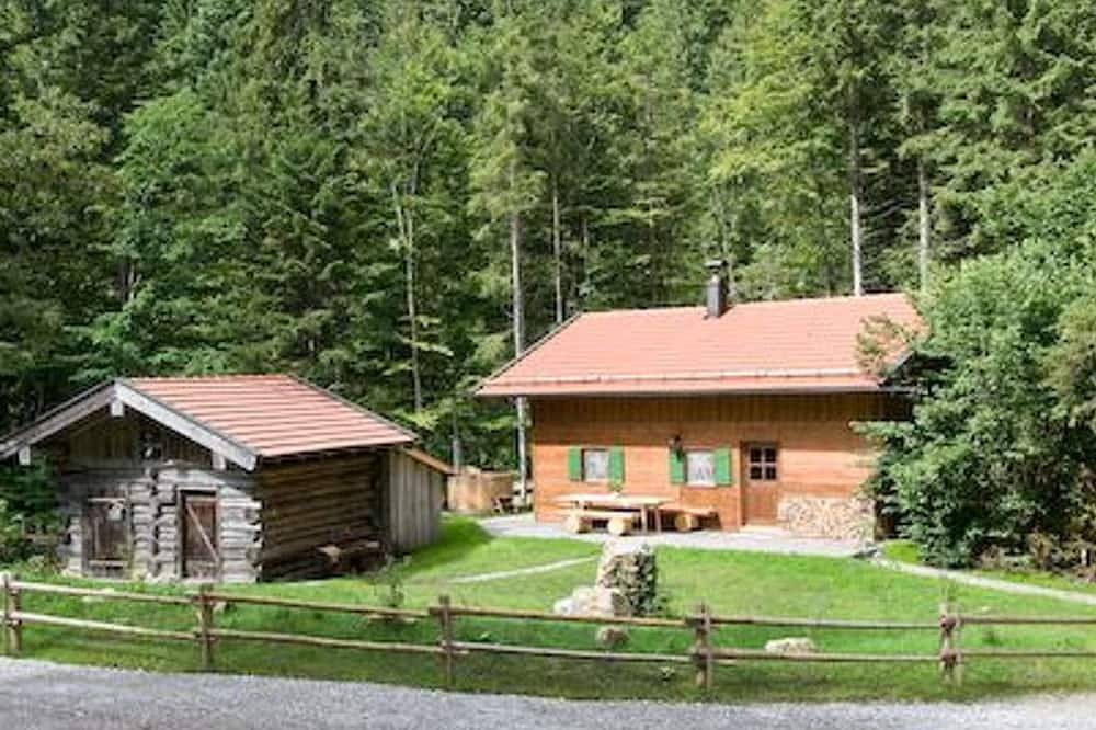 Almhaus - Ferienhaus Webermohof - Exklusives Ferienhaus mit Privatem Wellnessgarten in Rottach-Egern, Spitzingsee