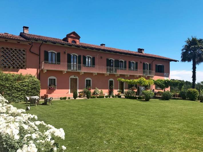 Ferienhaus für 14 Personen, mit Balkon und Terrasse sowie Garten und Pool in Soglio