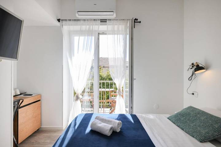 Chambre d’hôte pour 2 personnes, avec vue et balcon - 1