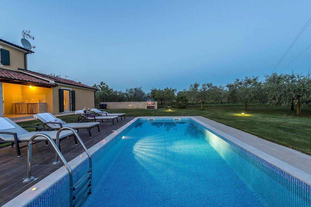 Villa Danelon mit Pool und Blick auf den Olivenhain in Grad Poreč, Porec und Umgebung