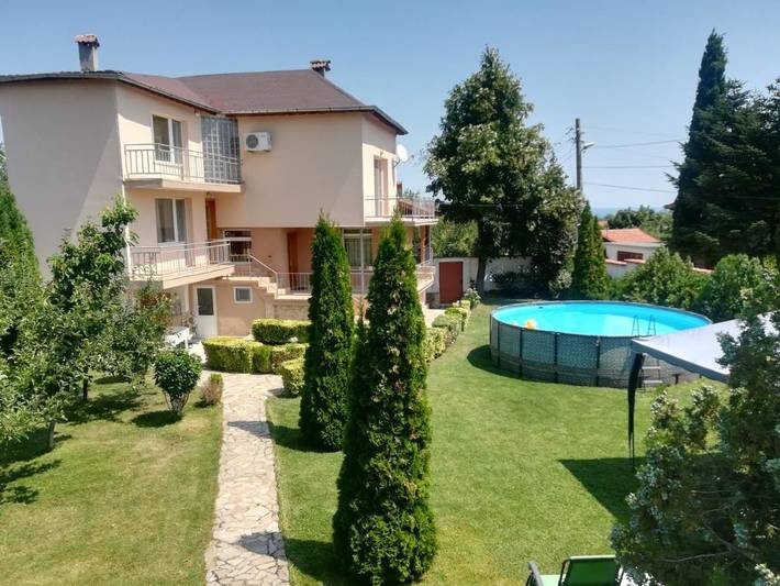 Villa for 8 personer, med Balkong og Badebasseng i tillegg til Utsikt i Varna
