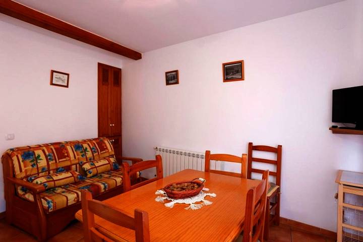 Casa rural para 4 personas, con balcón en Els Ports - 2