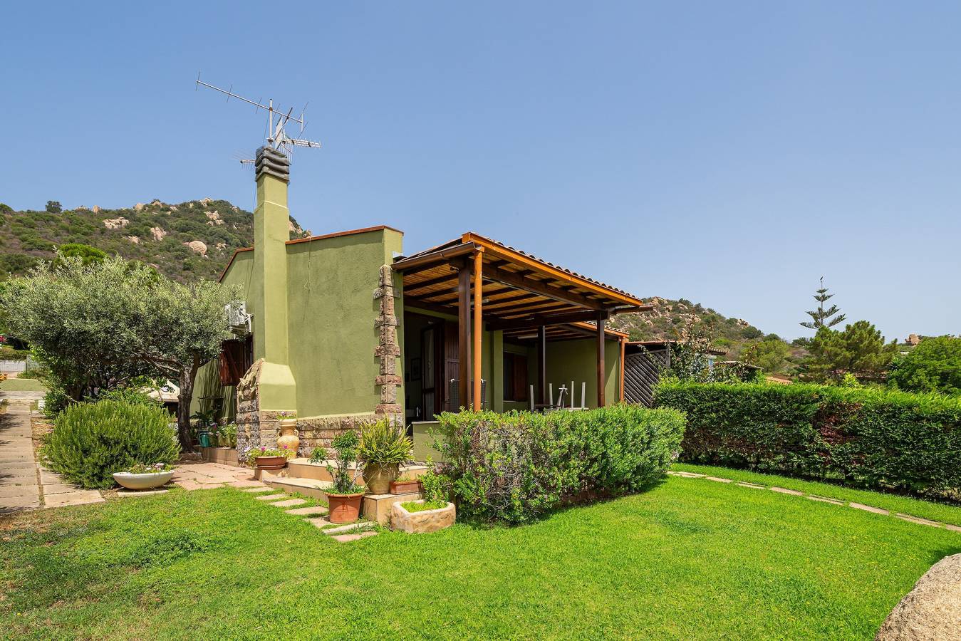 Maison de vacances 'Villetta Sofia' avec vue sur la mer, terrasse privée et climatisation in Costa Rei, Muravera