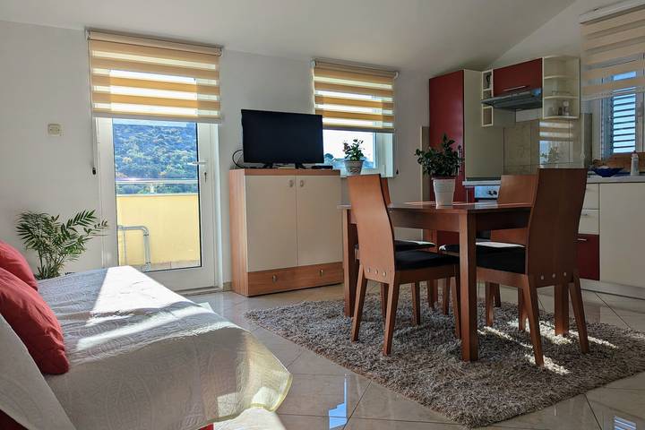 Ferienwohnung für 3 Personen, mit Balkon/Terrasse auf Murter