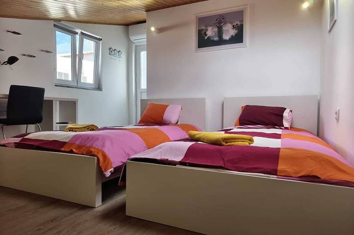 Charming 1-bedroom house with Ac in lovely Peniche and a swimming pool. in Peniche, Leiria District