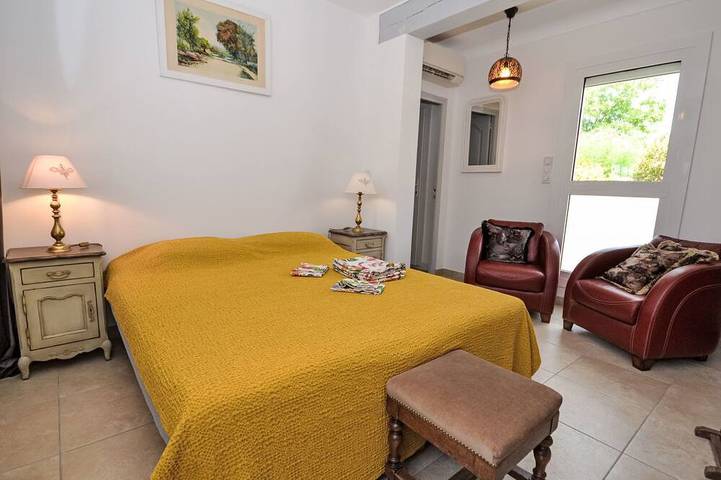 Location de vacances pour 6 personnes, avec piscine ainsi que balcon et jardin à Morières-lès-Avignon - 3