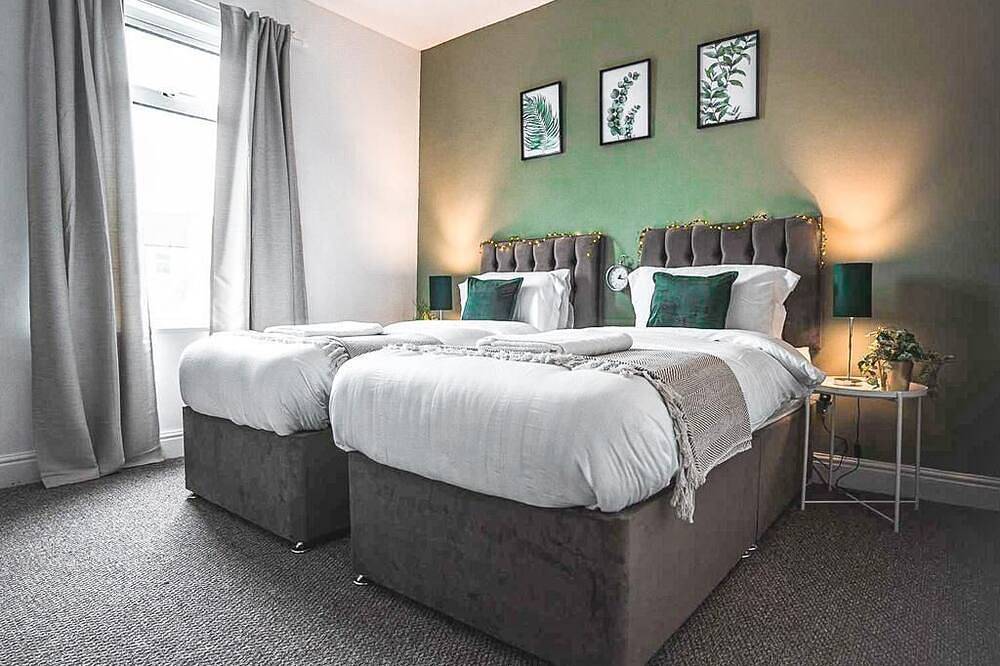 Comfortable 3-bed House in the Heart of Coventry in Coventry, Birmingham Area